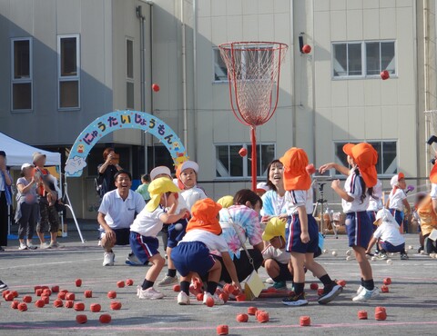 年少組　玉入れ